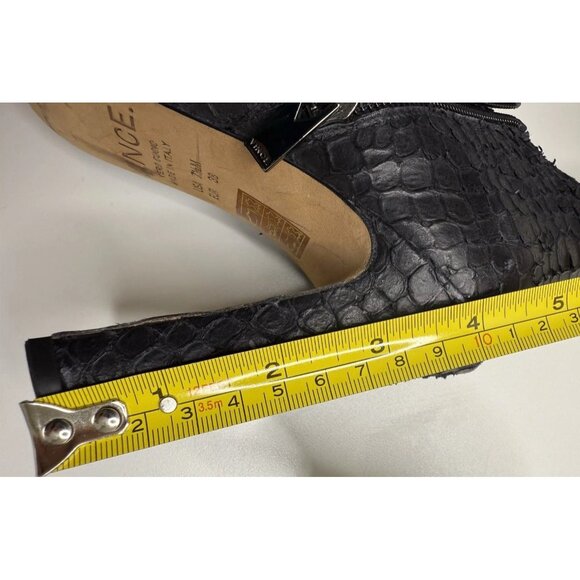 Vince Sierra Peep Toe Bootie Black Textured Python Pattern Heel Size 38 7.5 US - Picture 8 of 13